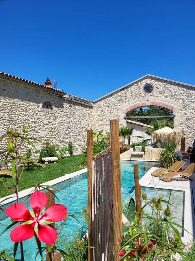 Casa de huéspuedes para 2 personas, con jardín además de vistas y piscina - 1