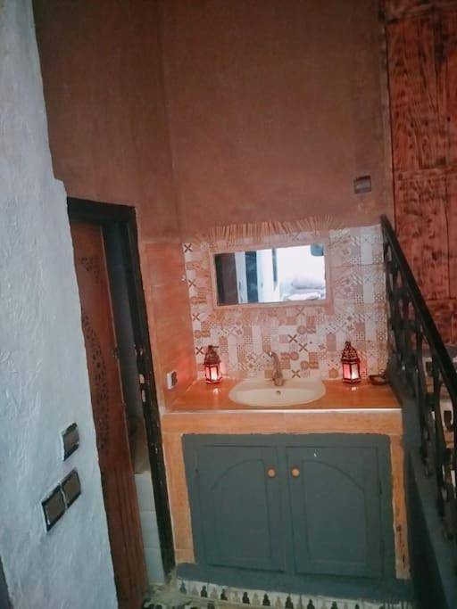 Gîte pour 5 personnes, avec vue et terrasse, adapté aux familles dans Merzouga - 4