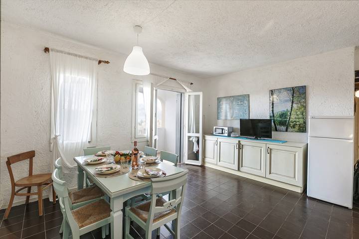 Gîte pour 6 personnes, avec terrasse dans Loiri Porto San Paolo - 2