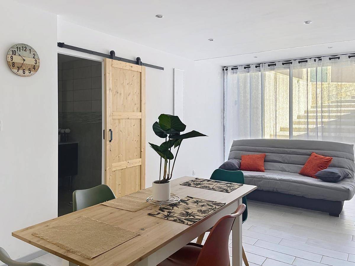 Appartement entier, One-Bedroom Apartment in Rivesaltes, Côte méditerranéenne (France)