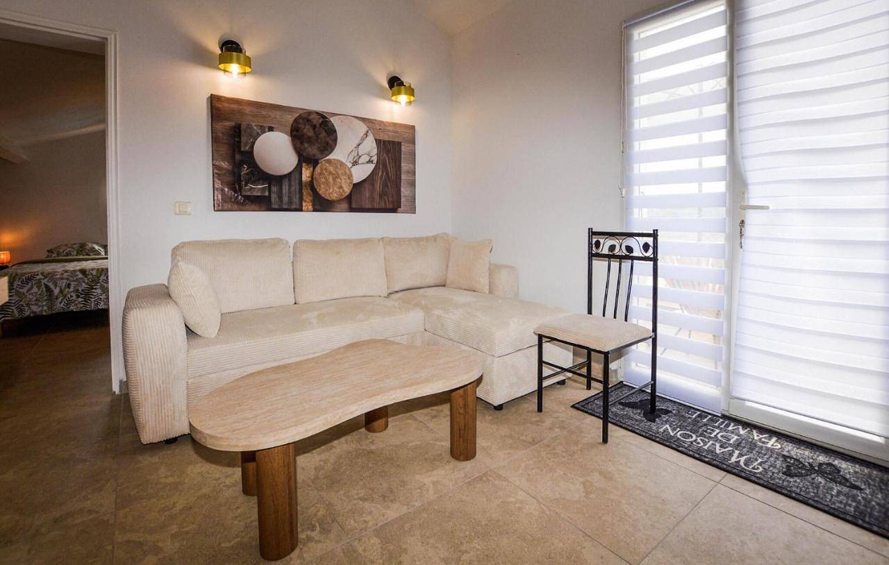Appartement entier, Haut De Villa Proche Mer in Aléria, Arrondissement de Corte