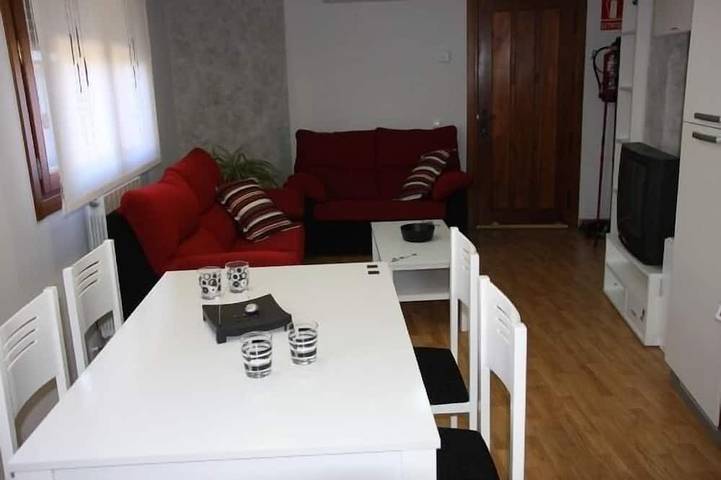 Casa Miralrio pour 2 + 2 personnes in Milagro, Province de Navarra