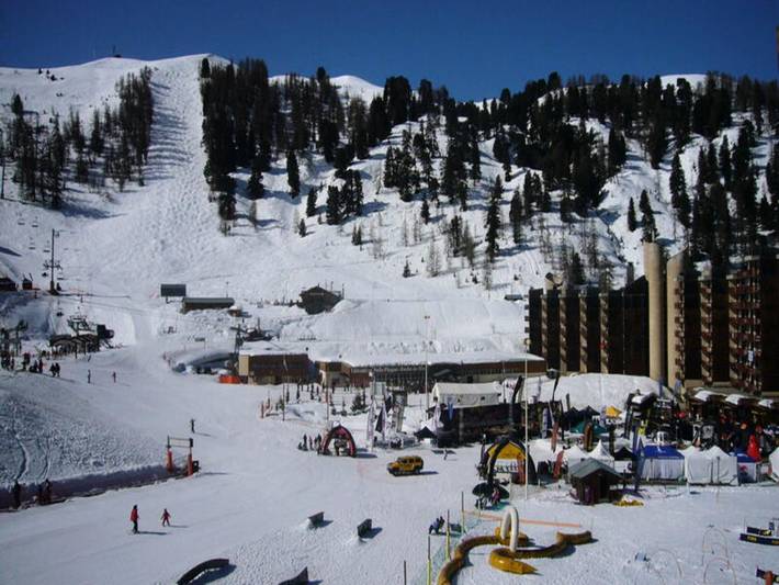 Gîte pour 11 personnes, avec balcon, adapté aux familles dans Plagne Bellecote