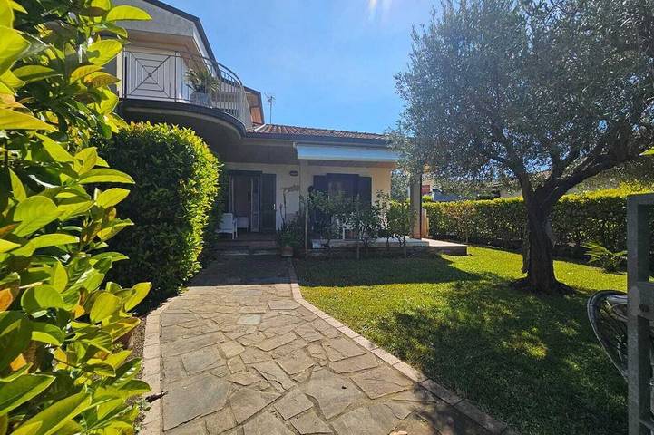 Villa für 7 Personen, mit Garten - 1
