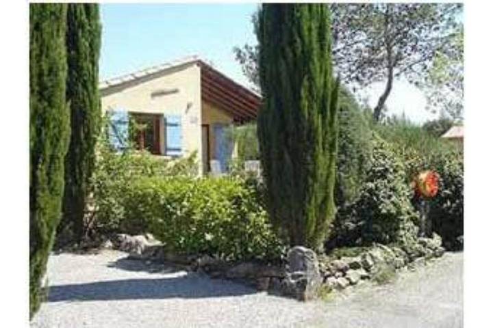 Station pour 5 personnes, avec Terrasse ainsi que Jardin et Piscine