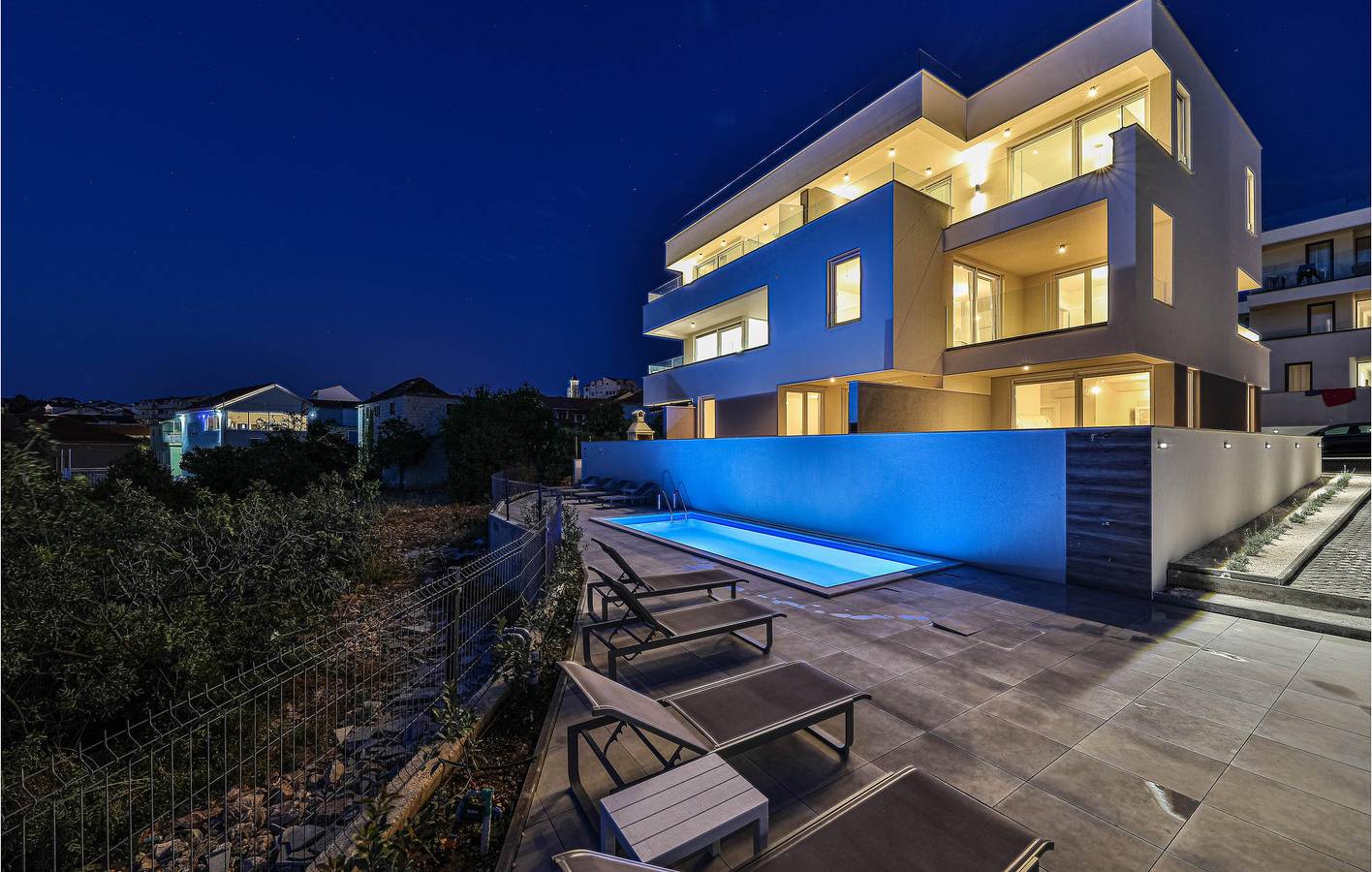Ganze Ferienwohnung, Urlaub am Meer: 1-Zimmer-Wohnung mit Pool und Terrasse, 900 m vom Strand entfernt in Okrug Gornji, Ciovo
