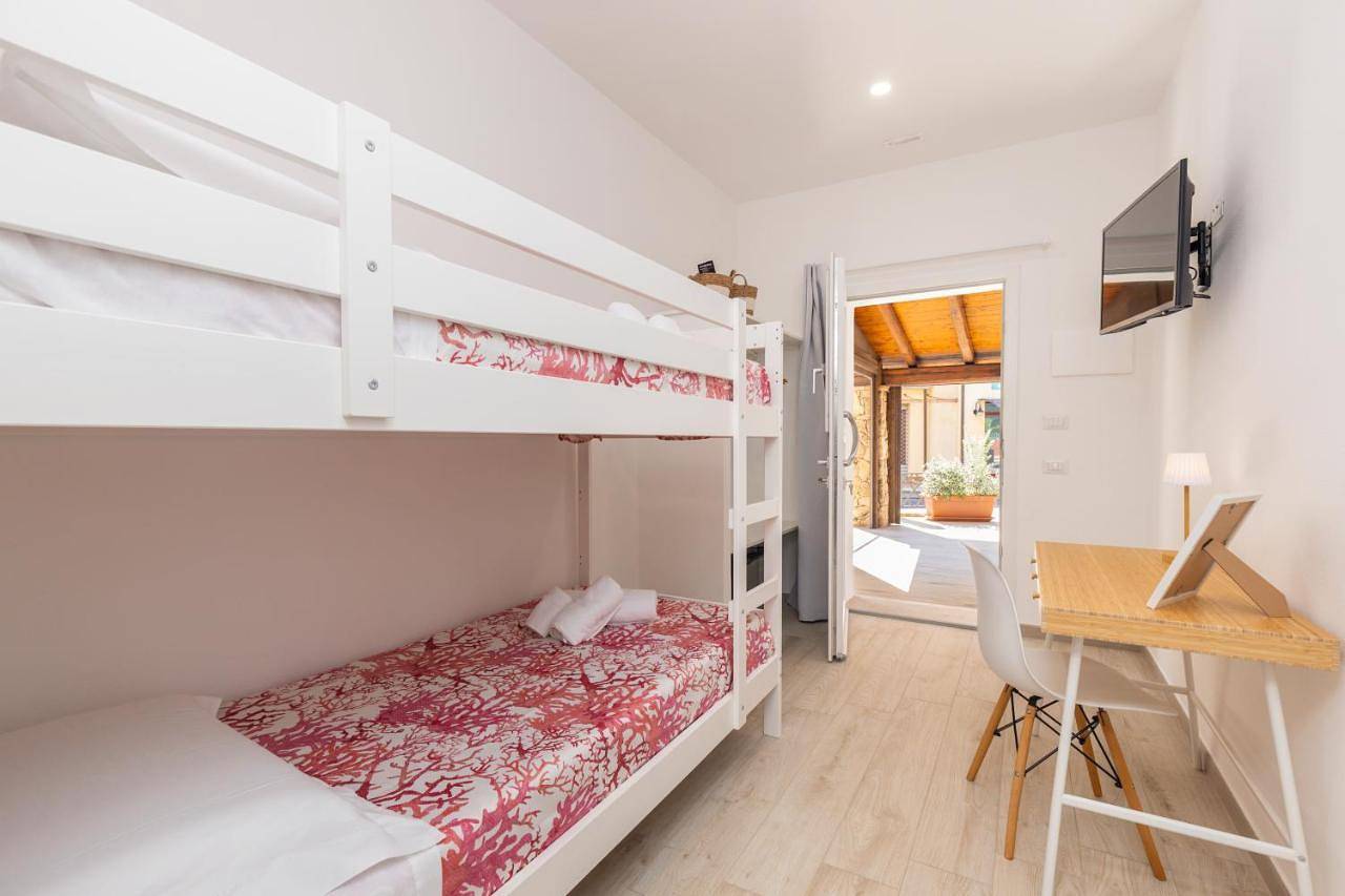 Mariposa Rooms in Santa Maria Navarrese, Baunei