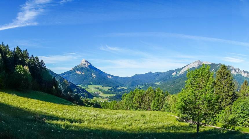 Gîte pour 8 personnes, avec jardin dans l' Isère - 2