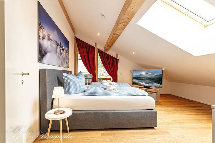 Ferienwohnung für 4 Personen, mit Balkon und Ausblick im Mittenwald