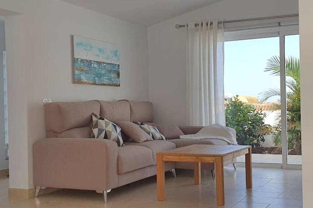 Bungalow mit Privatem Salzwasser Pool und Garten in Playa Arena Negra, Tacoronte