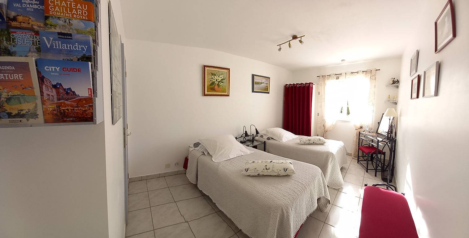 Chambres d'hôtes "Les Roses Trémières" - Chambre La Loire in Joué-lès-Tours, Région de Tours