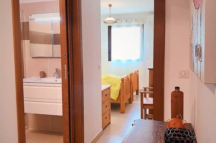 Gîte pour 2 personnes, avec jacuzzi et terrasse dans Office De Tourisme De Propriano - 2