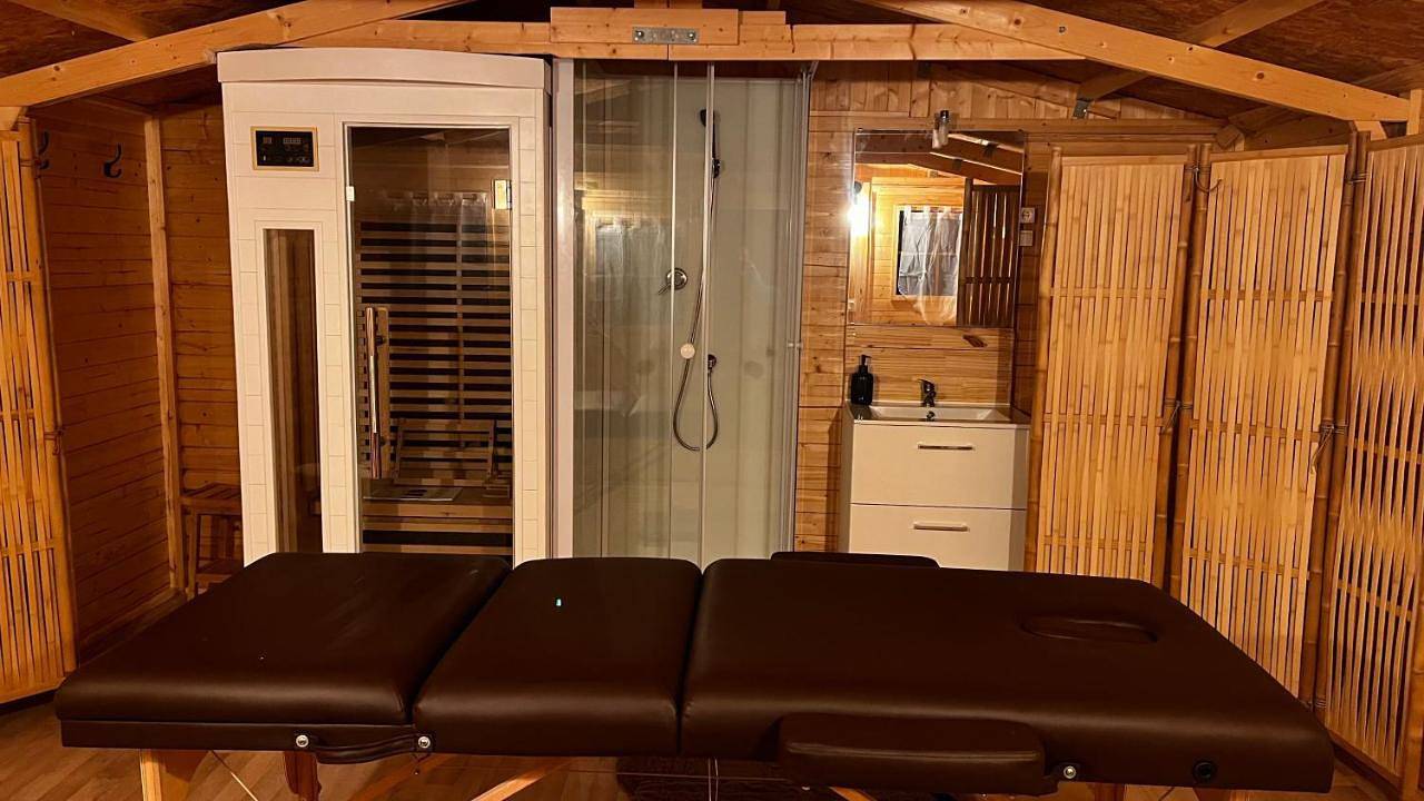 Roulotte Natiraa avec sauna et piscine in Tarascon, Région d'Arles