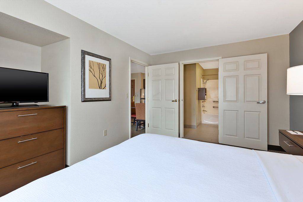 Apartamento entero, Staybridge Suites Kalamazoo in Kalamazoo (Míchigan), Condado de Kalamazoo