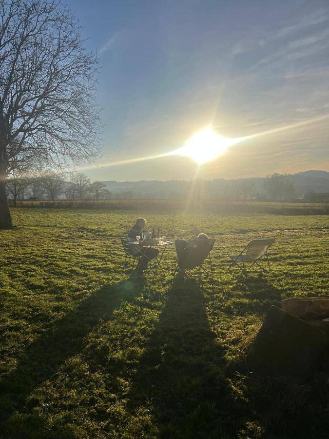 Location de vacances pour 6 personnes, avec piscine ainsi que jardin et vue, animaux acceptés à Dyo - 4