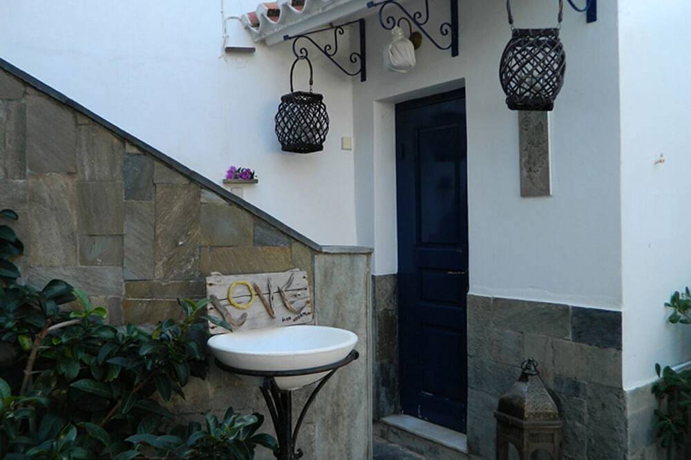 Lemon House in Hydra