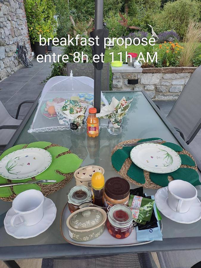 Location de vacances pour 2 personnes, avec jardin ainsi que vue et piscine, animaux acceptés à Walcourt - 4