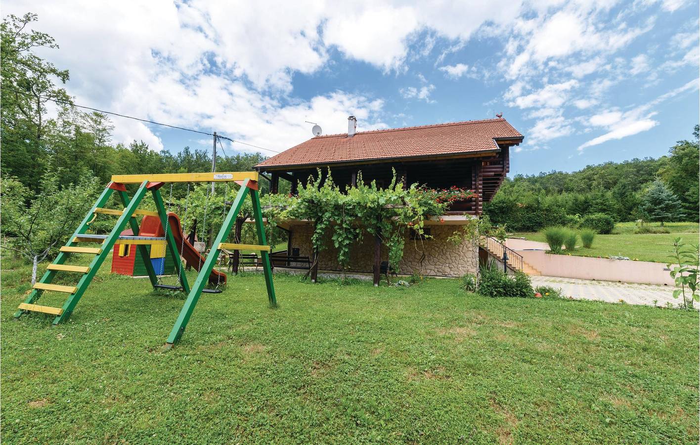 Gemütliche Ferienwohnung mit Terrasse in der Nähe des Flusses Kupa – Parkplatz und WLAN inklusive in Zagreb und Umgebung