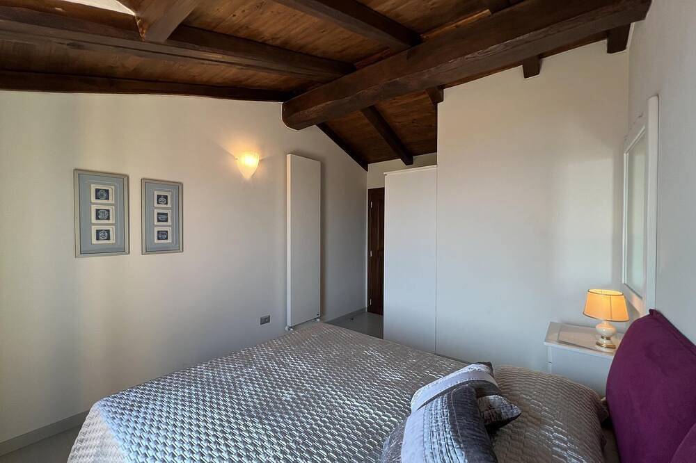 Villa Tellaro 8 pax, Waterfront holiday house with Pool, Wifi, Bbq, and Sea View in Tellaro, Comune di Lerici