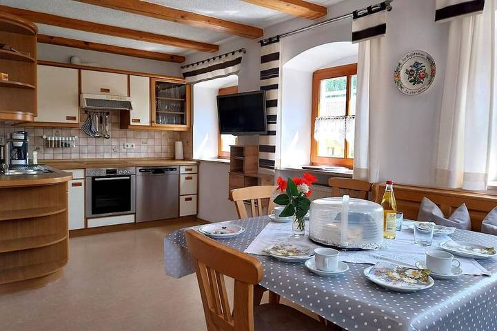 Ferienwohnung für 6 Personen, mit Balkon und Garten