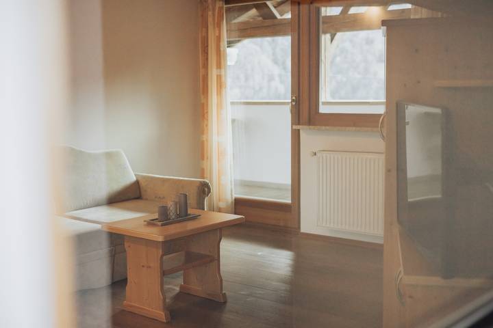 Ganze Wohnung, Ferienwohnung 'Oberegghof Hahnenkamm' mit Bergblick und Wlan in Riffian, Passeiertal