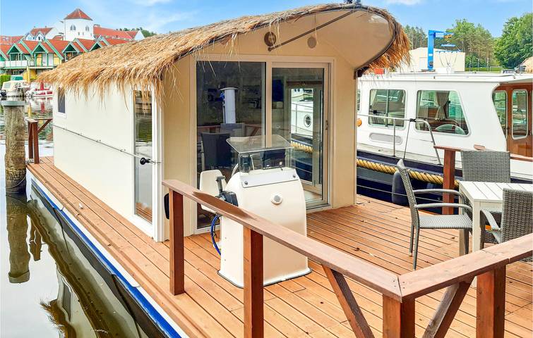 Hausboot für 4 Personen, mit Terrasse und Ausblick sowie Seeblick in Neuruppin
