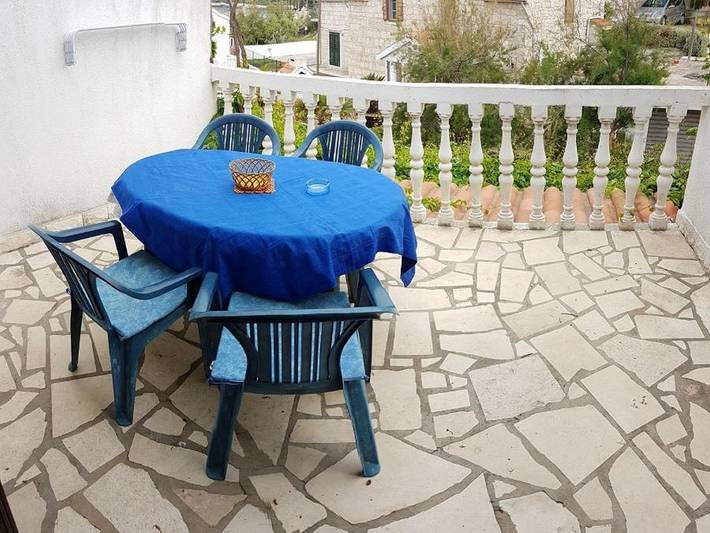 Ferienwohnung für 4 Personen, mit Meerblick und Balkon auf Vis