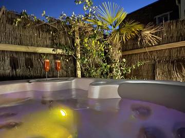 Maison d’hôte pour 12 personnes, avec balcon ainsi que sauna et jacuzzi à Paris