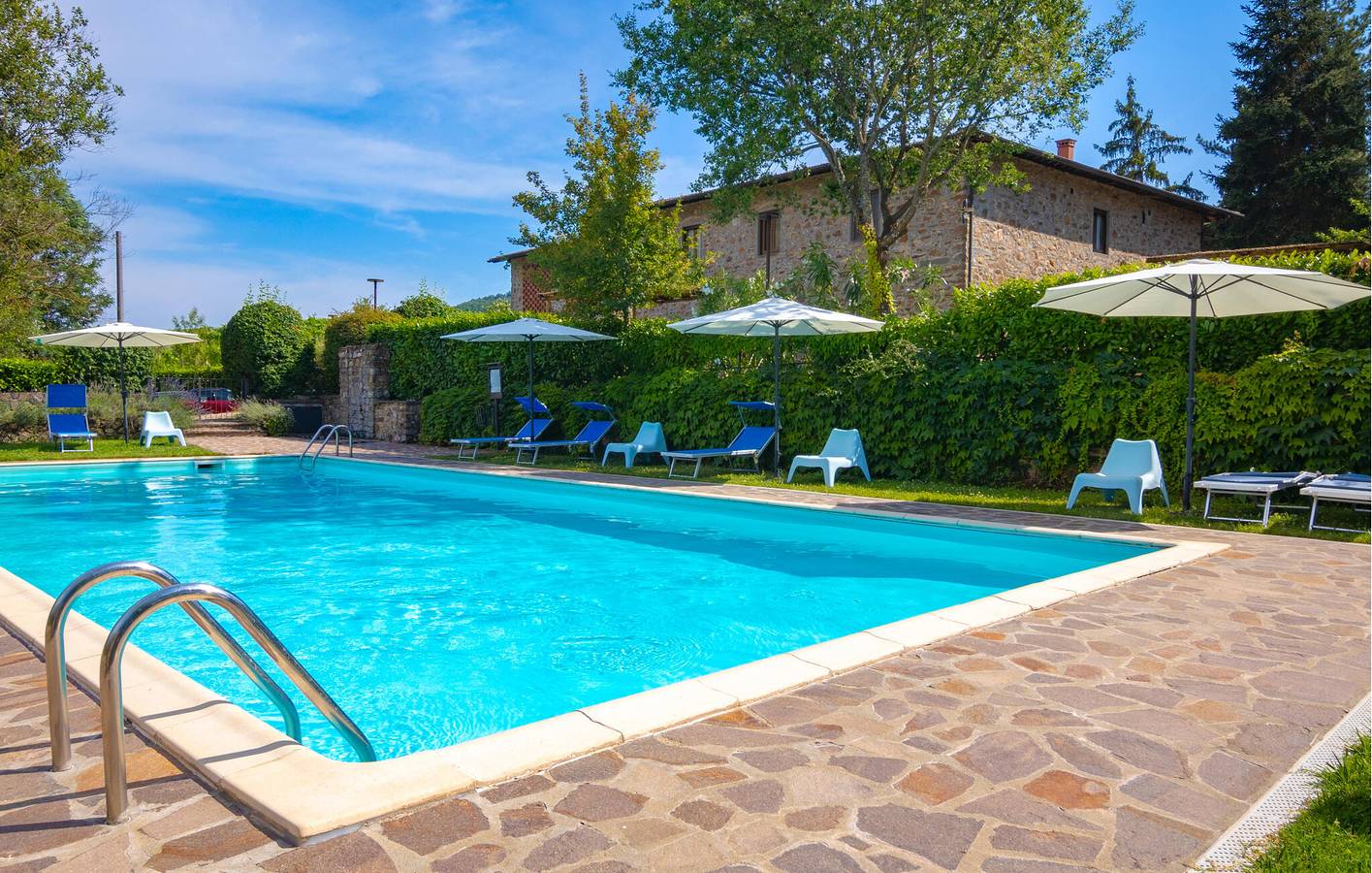 Geheel vakantieappartement, Appartement aan het zwembad bij het Dudda meer in Greve In Chianti, Chianti