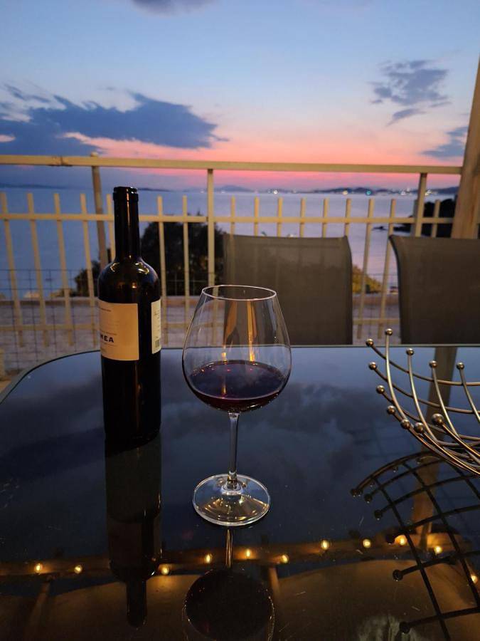 Gîte pour 4 personnes, avec Balcon ainsi que Terrasse et Vue dans Anavissos - 3