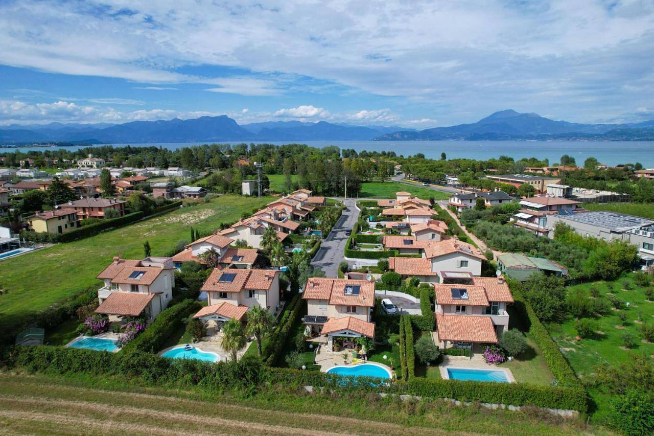 Villa with Private Pool in Sirmione, Prealpi Gardesane