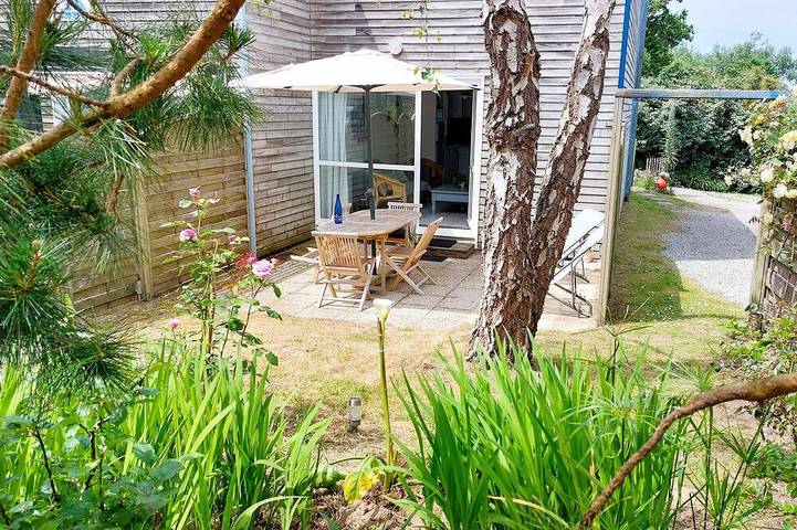 Chalet pour 4 personnes, avec terrasse ainsi que jacuzzi et jardin
