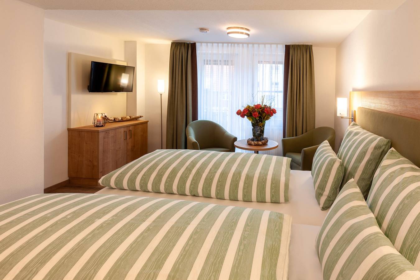 Ganze Wohnung, Ferienwohnung 'Vogelsberg' mit Balkon und Terrasse, Gemeinschaftsgarten und Wi-Fi in Wächtersbach, Main-Kinzig-Kreis