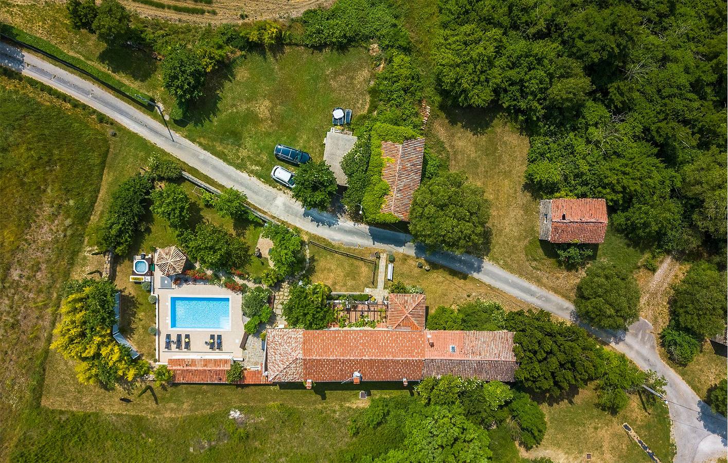 Charmant appartement de deux chambres avec piscine et terrasse in Zatka Čepić, Côte Est de l'Istrie
