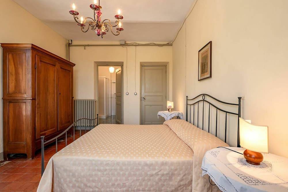 Preciosa casa de vacaciones privada para 8 personas con piscina privada, Wifi, Tv y patio in La Morra (Italia), Langhe