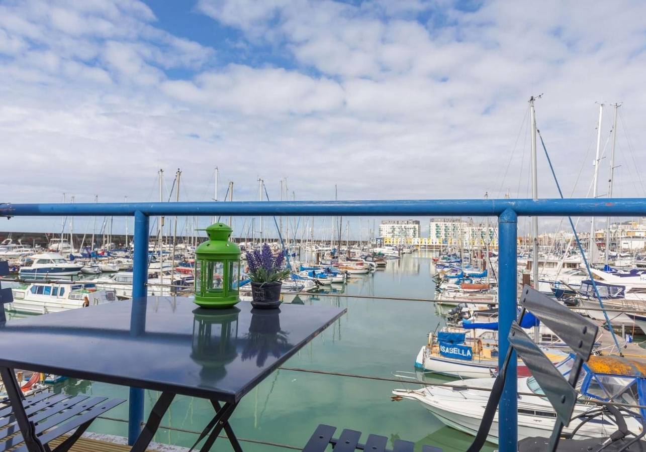 Entire apartment, On the Water 3 | waterside studio | mezzanine bedroom | terrace overlooking the harbour in Brighton Marina, Brighton