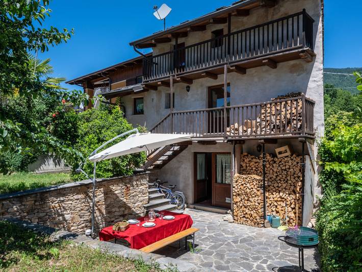 Location de vacances pour 4 personnes, avec Balcon ainsi que Terrasse et Jardin à Melle (Piemont)