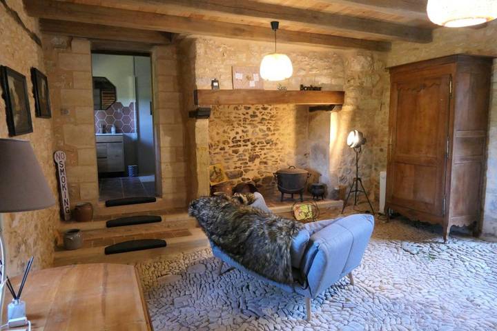 Gîte pour 2 personnes, avec terrasse ainsi que jardin et vue à Campagne (homonymie) - 2