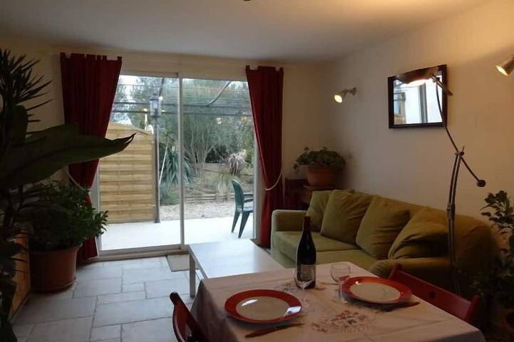 Location de vacances pour 4 personnes, avec terrasse, animaux acceptés à Fontvieille - 4
