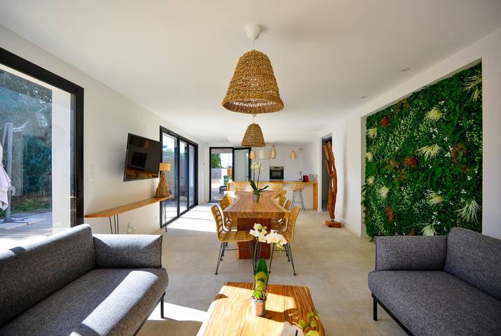 Location de vacances pour 8 personnes, avec Terrasse et Jardin dans Kerhostin