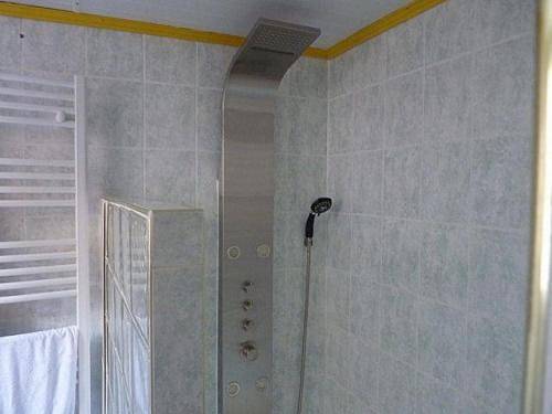 Gîte pour 4 personnes, avec terrasse et vue sur le lac, animaux acceptés à Tréméoc - 3