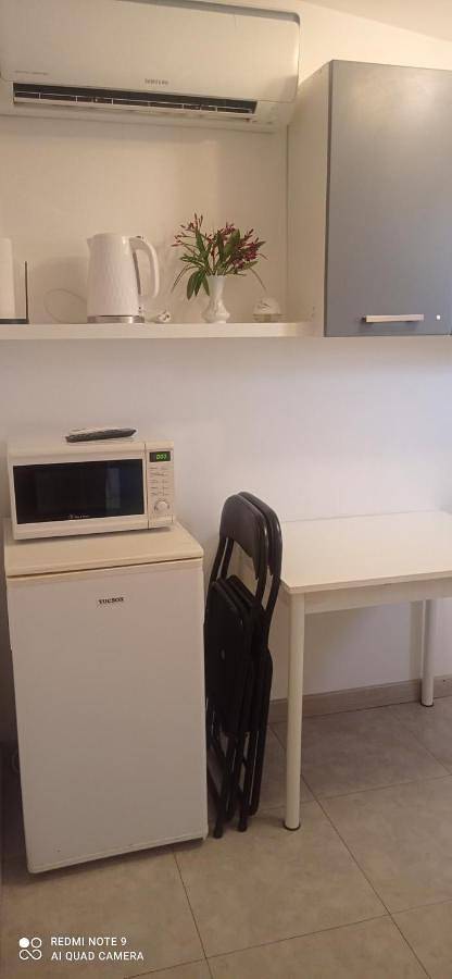 Location de vacances pour 2 personnes, avec vue ainsi que terrasse et jardin à Saint-Georges-des-Coteaux - 3