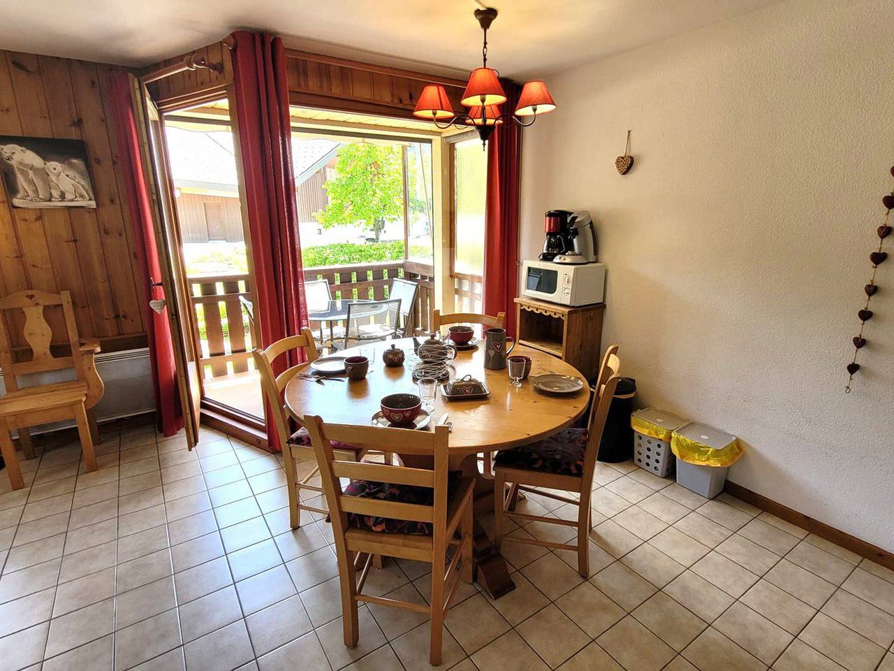 Ganze Wohnung, Charmante helle 3-Zimmer-Wohnung, nahe Zentrum, Parkplatz, ruhig in Les Gets, Les Portes du Soleil