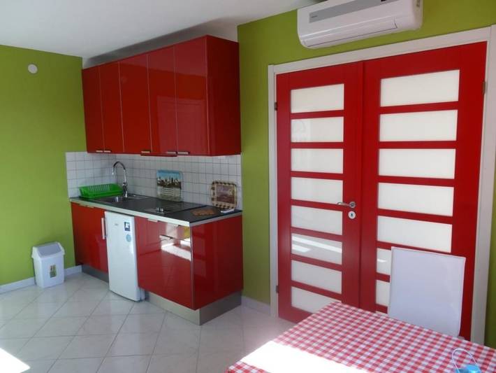 Apartamento entero, Wohnung mit herrlichem Meerblick in Rogoznica, Condado de Šibenik-Knin