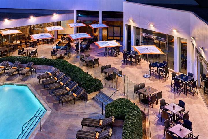 Hotel para 3 personas, con jacuzzi y piscina - 1