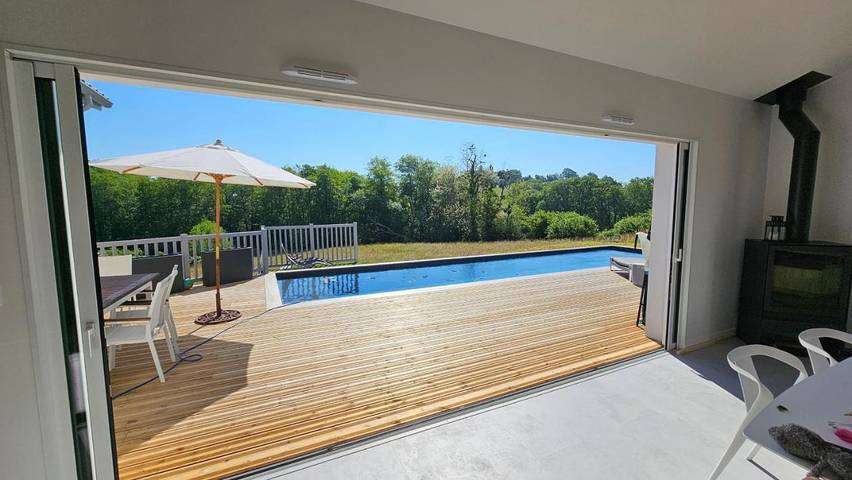 Villa pour 8 personnes, avec jardin ainsi que piscine et vue