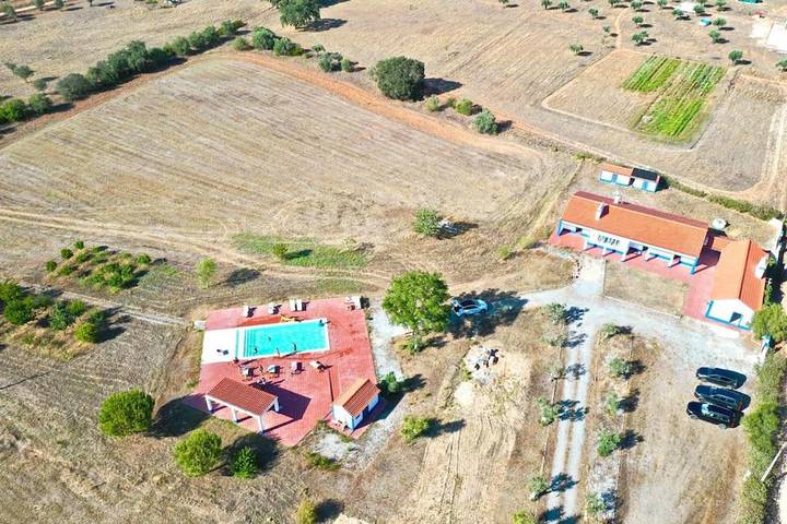 Location de vacances pour 12 personnes, avec jardin ainsi que vue et piscine, animaux acceptés dans São Cristóvão - 3