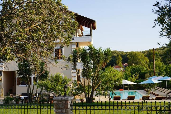 Vakantieappartement voor 3 personen, with zwembad and tuin as well as uitzicht, met huisdier in Parga