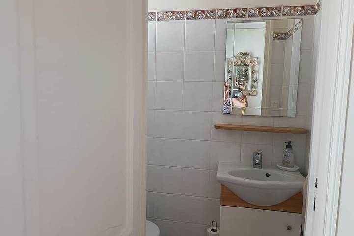 Appartement entier, Vaste Appartement dans Villa avec Piscine Privee Chauffee, Jardin Arbore 2500m2 in Arbonne, Région de Bayonne