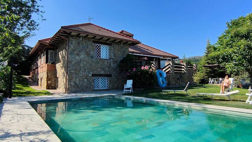 Casa rural para 24 personas, con Balcón y Jacuzzi además de Terraza y Jardín en Provincia de Madrid - 2
